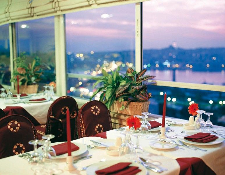فندق اسطنبولفي  فندق جراند هاليك المطعم الصورة